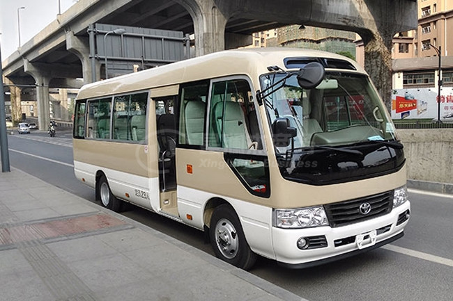 綿陽(yáng)豐田考斯特13座出租