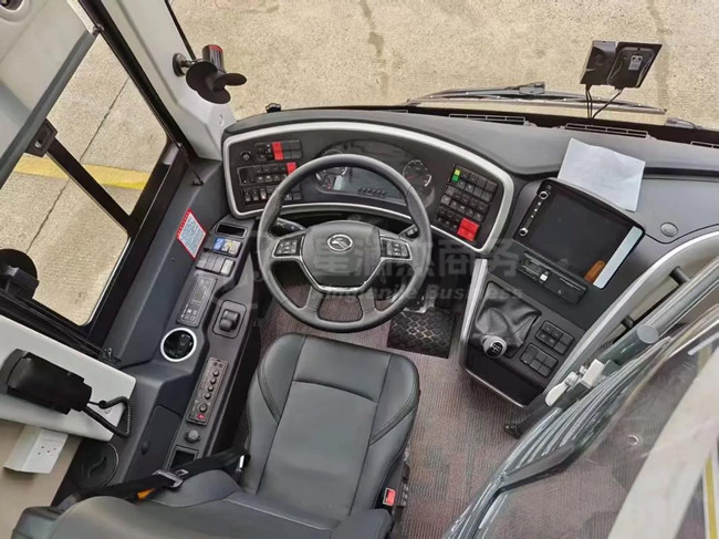 綿陽(yáng)金龍客車45座出租